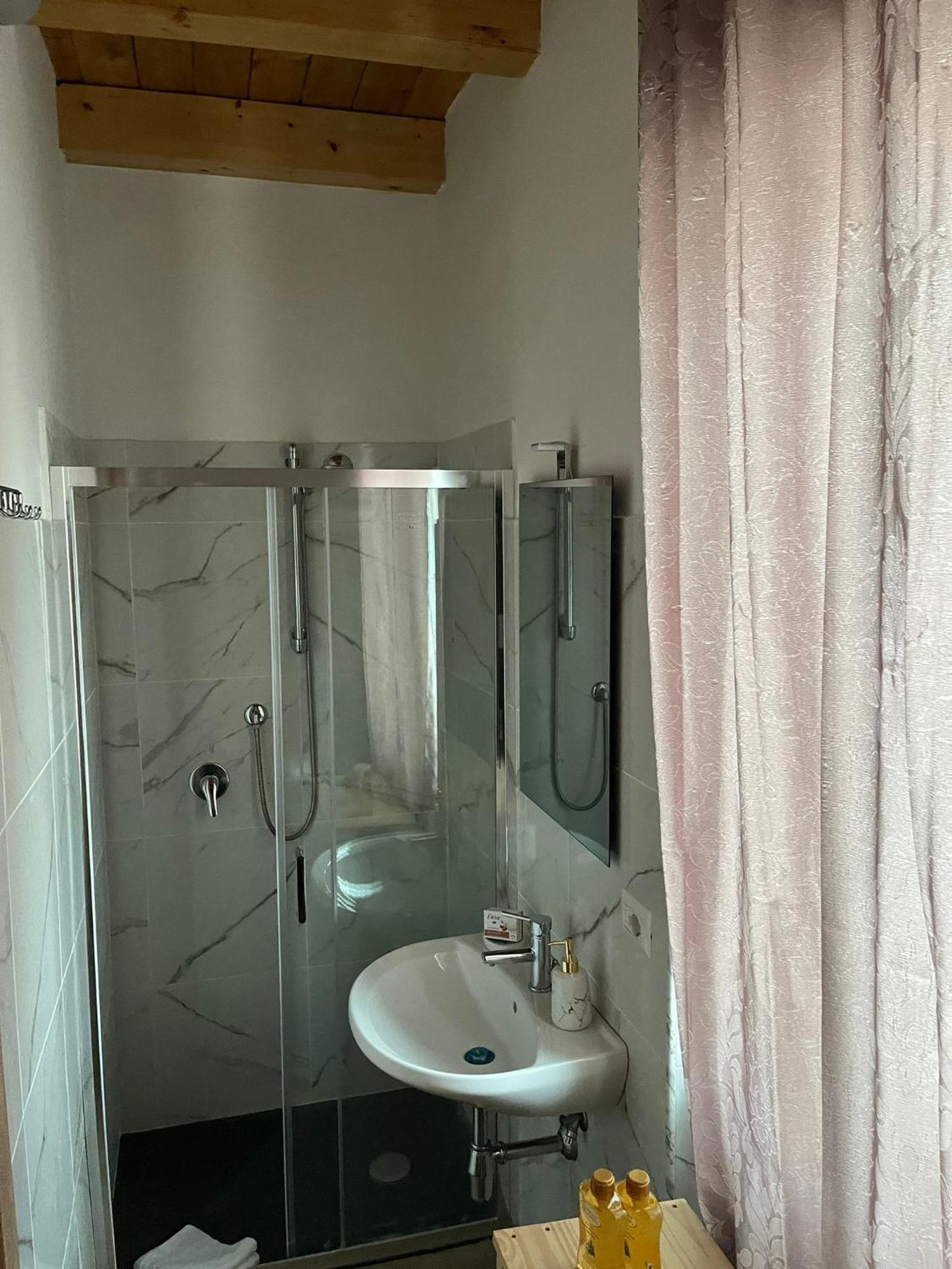 מלון פיומיצ'ינו New House מראה חיצוני תמונה